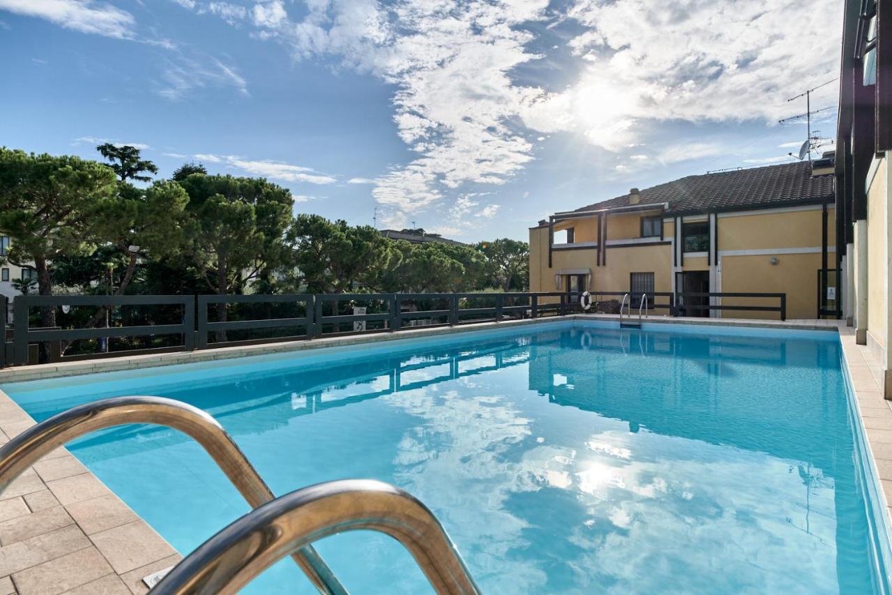 Lydie Apt. Exclusive Holigarda Desenzano del Garda Exteriér fotografie